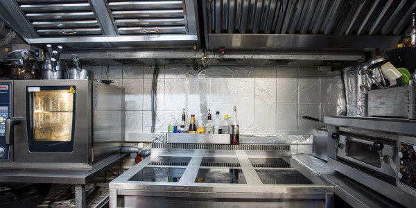 Limpiezas de Conductos de Extracción y Ventilación Nueva Carteya · Cocina de Kebabs